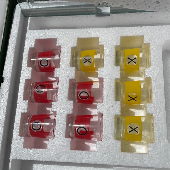 Tic-Tac-Toe Drinking Game - Glass Game Board & Shot Glass *IN BOX* - Picture 2 of 8